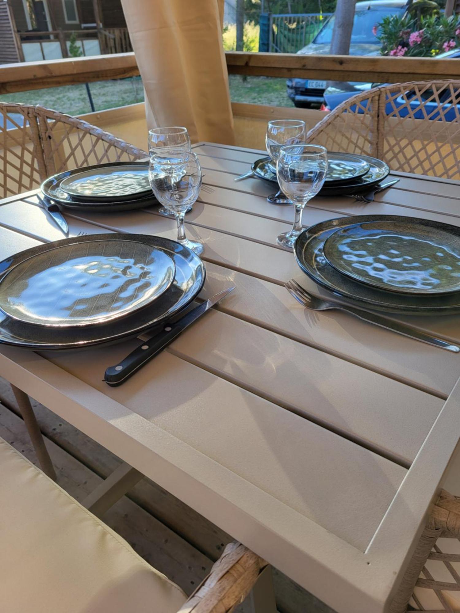Campingplatz Mobil 4 Personnes Climatise *