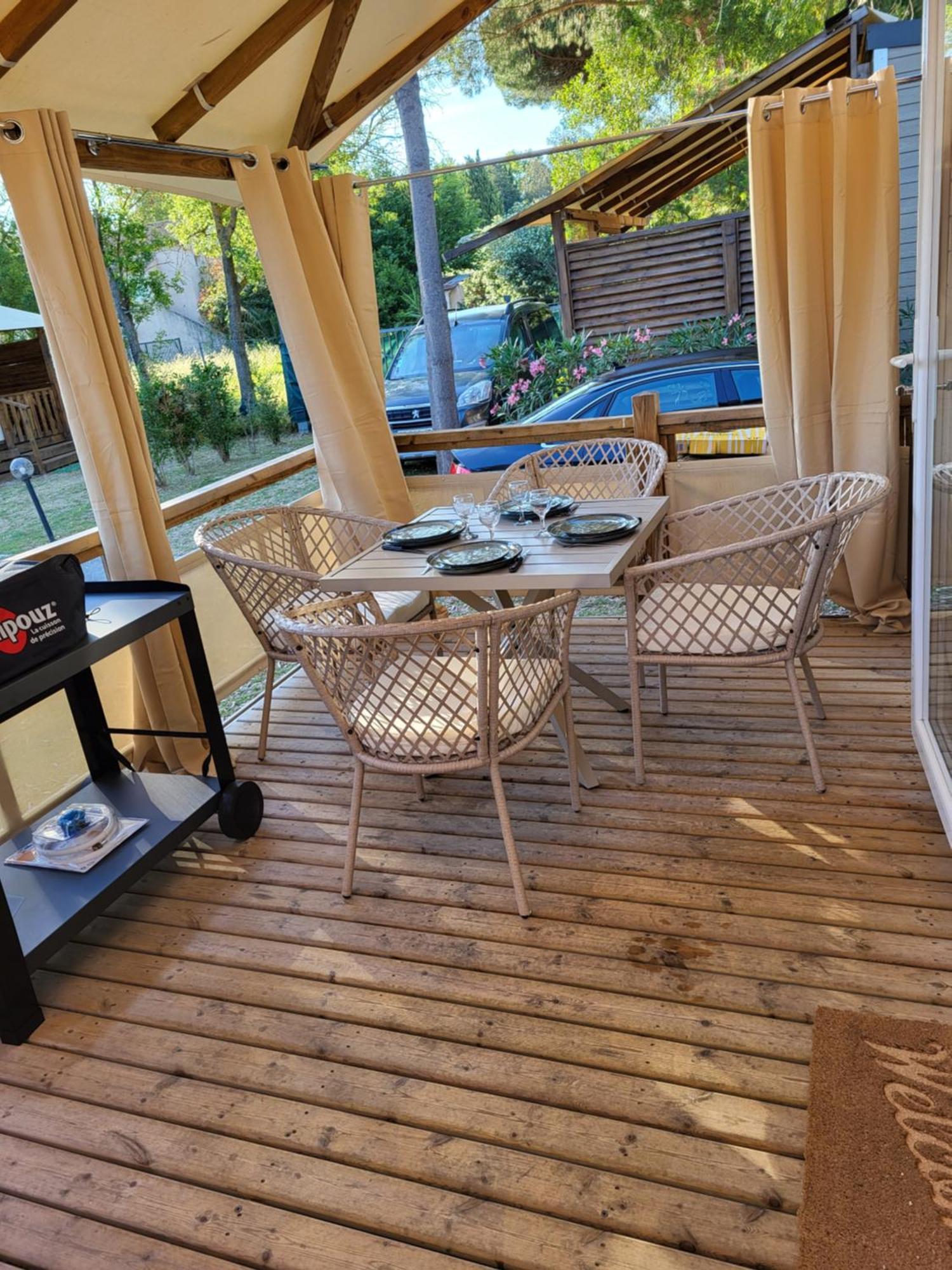 Mobil 4 Personnes Climatise Campingplatz